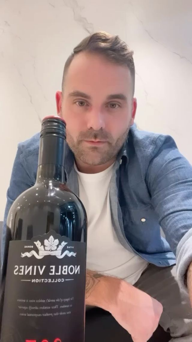 Posted @withregram • @mattdeanpettit CONTEST TIME thanks to my good friends @noblevineswine @selectwinemoments 🍷
Enter today as contest closes Monday night at 5pm! (Random draw winners will be contacted by DM) 
To Enter:
Like, follow, share for chance to win 1 of 2 prize packs:
Must Follow - @noblevineswine 
Conest Prize Details: 
Grand Prize, value $400.00
1.  1 x $250 Grocery store Gift Card from an Ocean Wise partner in the winner’s area
2.  1 x The Great Shellfish Cookbook - signed by me 🙂
3.  1 x The Great Lobster Cookbook - signed by me again! 🙂
4.  2 sets of branded Noble Vines swag (2 Ball caps + 2 Stainless steel wine tumblers)
Second Prize, value $130
1.  1 x $50 Grocery store Gift Card from Ocean Wise partner in winner’s area
2.  1 x The Great Lobster Cookbook - signed 🙂
3.  1 set of branded Noble Vines swag (1Ball cap + 1 Stainless steel wine tumbler)
Good luck everyone! 
Cheers,
MDP